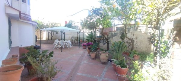 appartamento in vendita a Pozzuoli in zona Lucrino