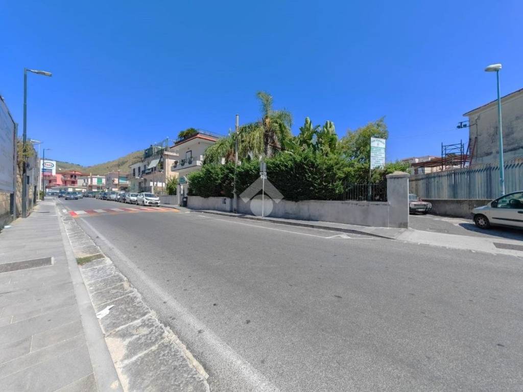 appartamento in vendita a Pozzuoli in zona Lucrino