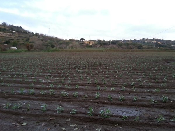 terreno in vendita a Pozzuoli