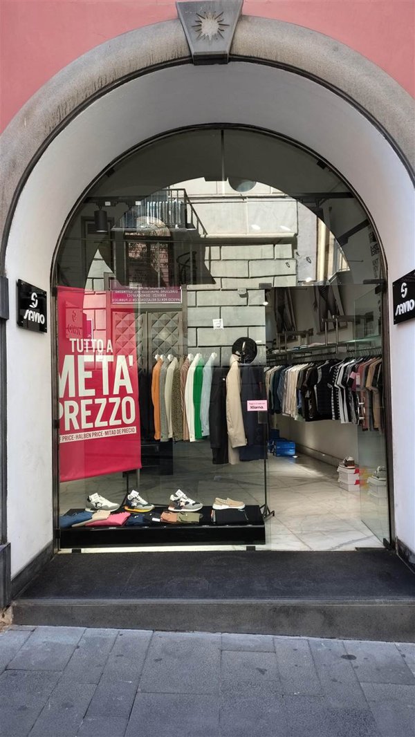 negozio in vendita a Pozzuoli