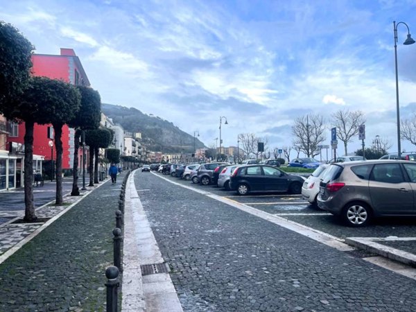 box auto in vendita a Pozzuoli