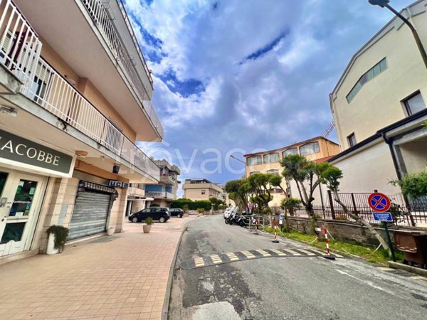 appartamento in vendita a Pozzuoli in zona Lucrino