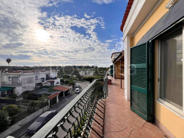 appartamento in vendita a Pozzuoli in zona Arco Felice