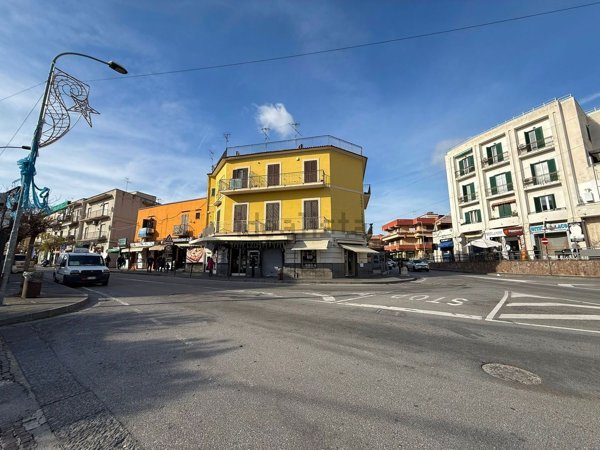 appartamento in vendita a Pozzuoli in zona Lucrino