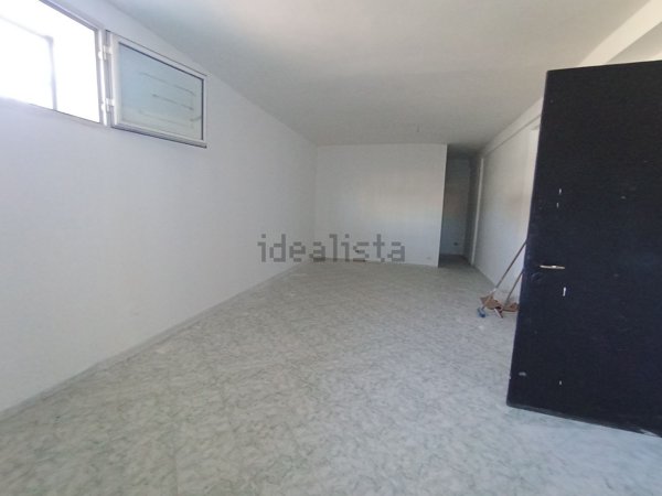 locale di sgombero in vendita a Pozzuoli