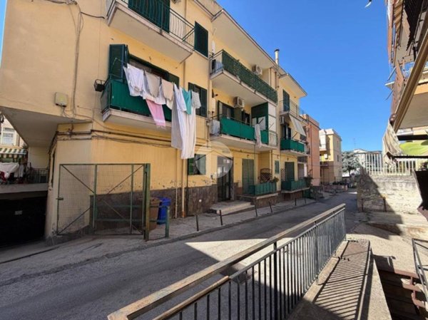 appartamento in vendita a Pozzuoli in zona Lucrino