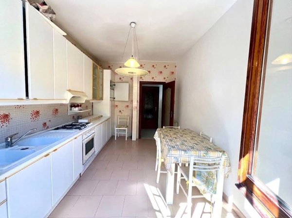 casa indipendente in vendita a Pozzuoli in zona Monterusciello