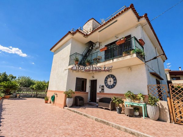 casa indipendente in vendita a Pozzuoli
