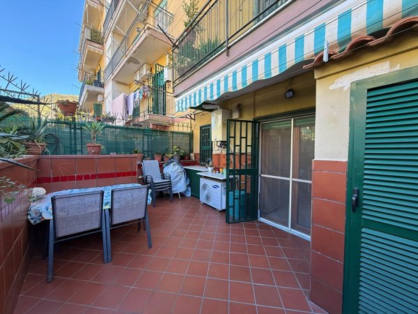 appartamento in vendita a Pozzuoli in zona Lucrino