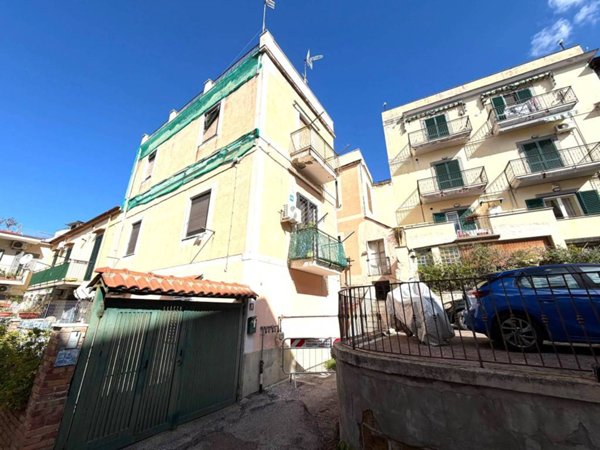 appartamento in vendita a Pozzuoli in zona Solfatara