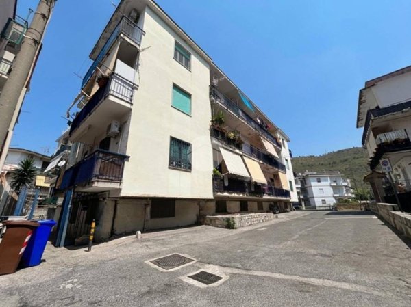 appartamento in vendita a Pozzuoli in zona Lucrino
