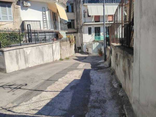 appartamento in vendita a Pozzuoli in zona Lucrino