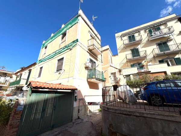 appartamento in vendita a Pozzuoli in zona Solfatara