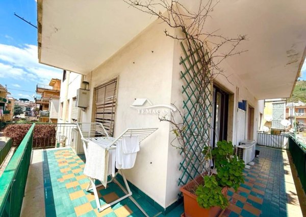 appartamento in vendita a Pozzuoli in zona Lucrino