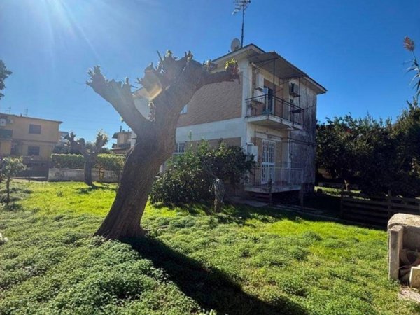 casa indipendente in vendita a Pozzuoli