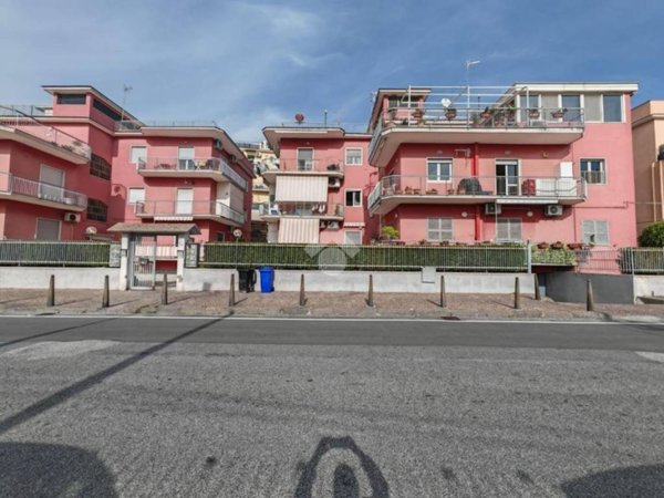 appartamento in vendita a Pozzuoli in zona Lucrino