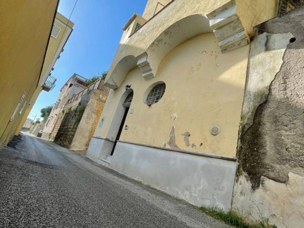 casa indipendente in vendita a Procida