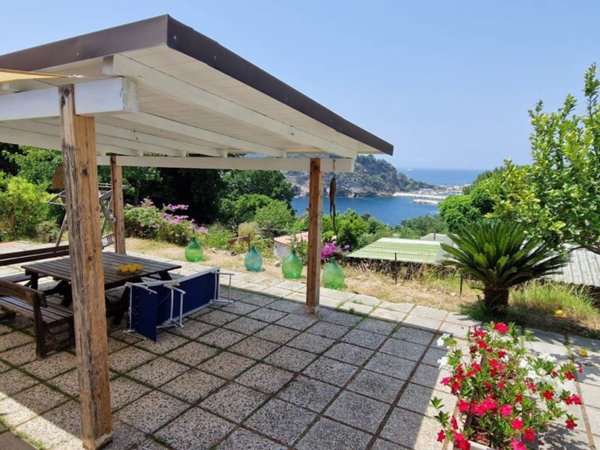 casa indipendente in vendita a Procida