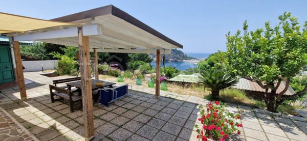 casa indipendente in vendita a Procida