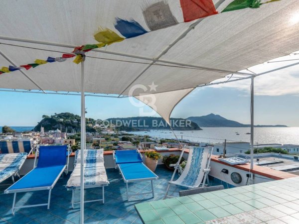 casa indipendente in vendita a Procida