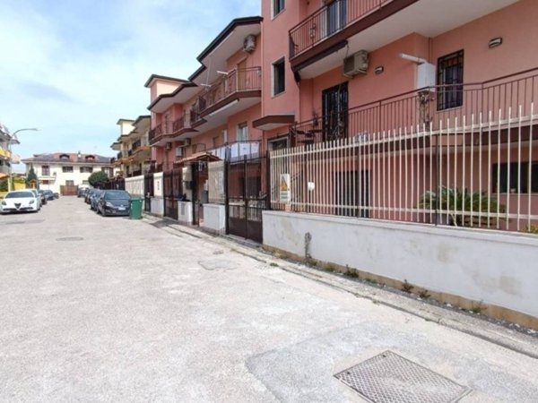 intera palazzina in vendita a Qualiano