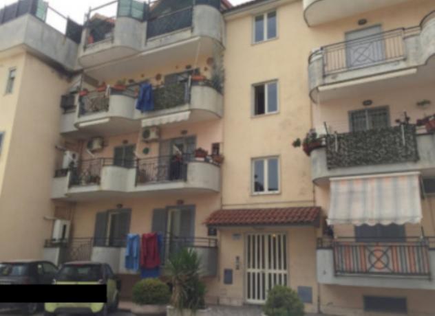 locale commerciale in vendita a Qualiano