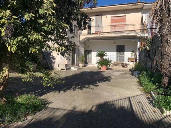 intera palazzina in vendita a Qualiano
