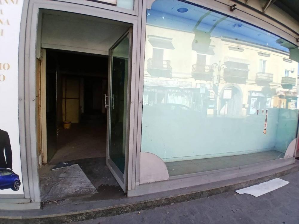 locale commerciale in vendita a Qualiano