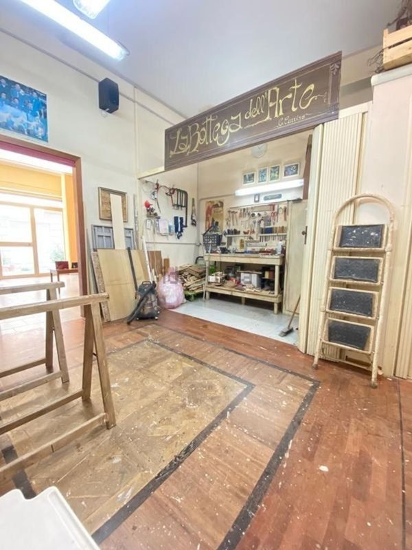 locale commerciale in vendita a Qualiano