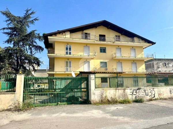 ufficio in vendita a Quarto