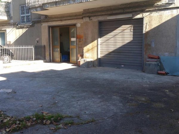 negozio in vendita a Quarto