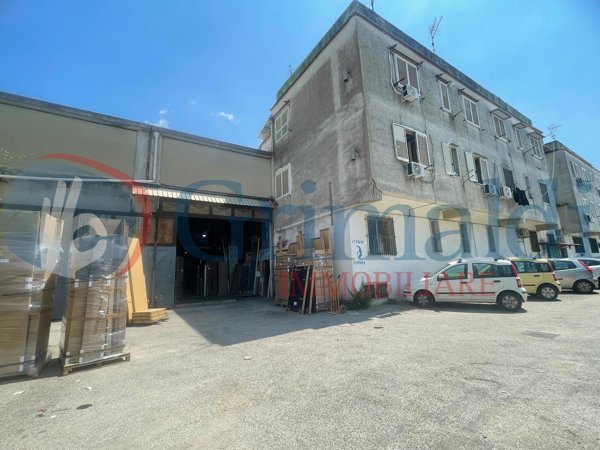 ufficio in vendita a Quarto