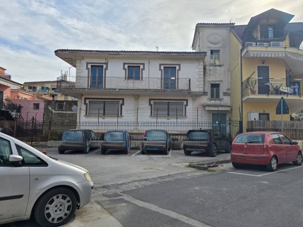 intera palazzina in vendita a Quarto