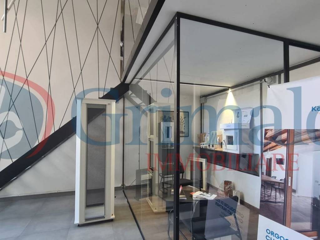 ufficio in vendita a Quarto