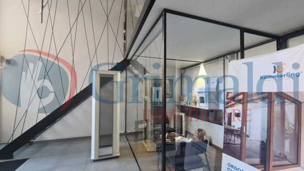 negozio in vendita a Quarto