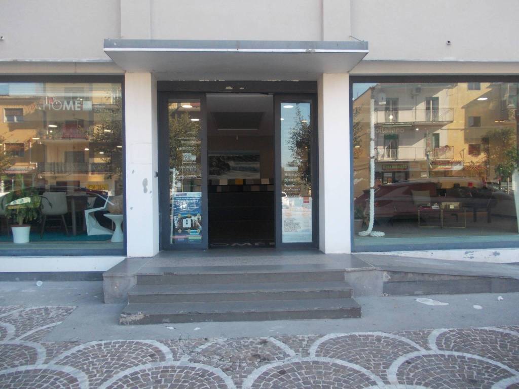 negozio in vendita a Quarto