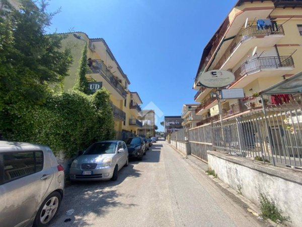negozio in vendita a Quarto