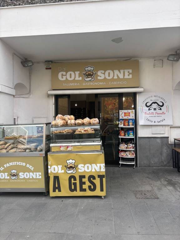 negozio in vendita a Quarto