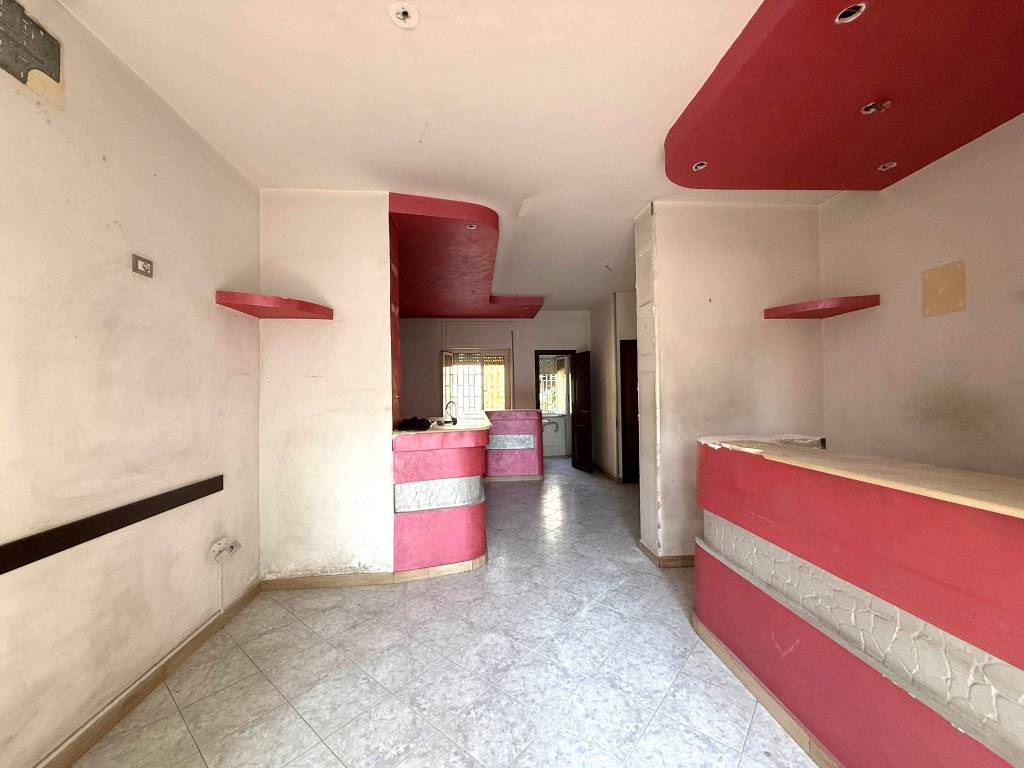 negozio in vendita a Quarto