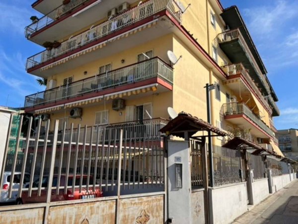 ufficio in vendita a Quarto