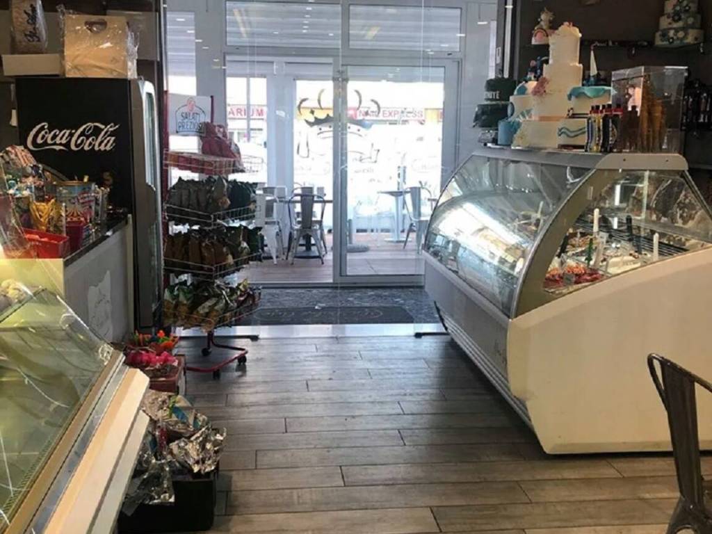 negozio in vendita a Quarto