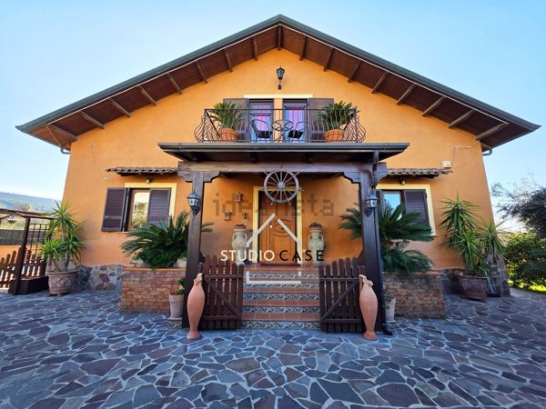 casa indipendente in vendita a Quarto