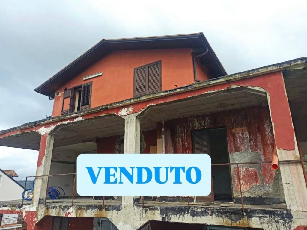 intera palazzina in vendita a Quarto