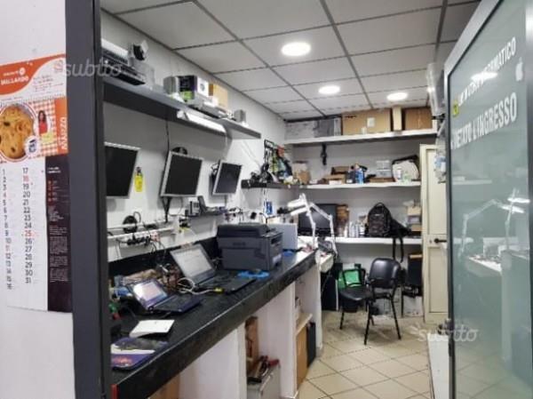 negozio in vendita a Quarto