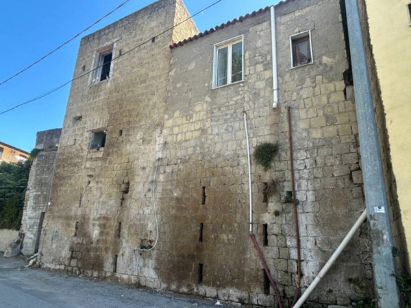 intera palazzina in vendita a Quarto