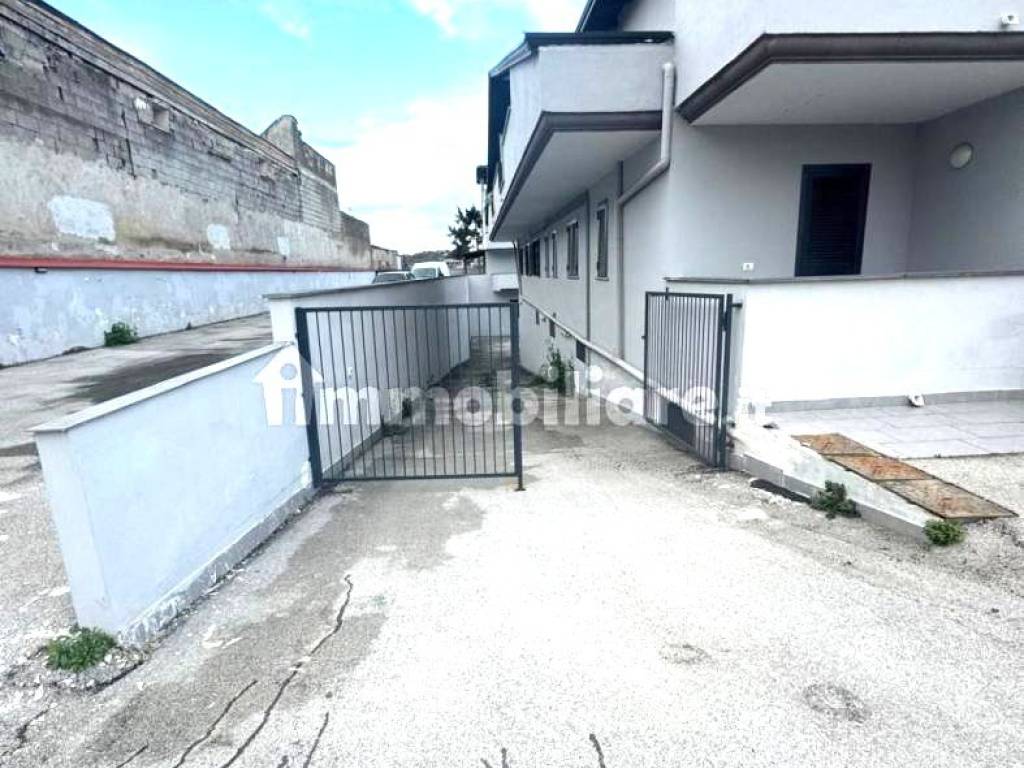 locale commerciale in vendita a Quarto