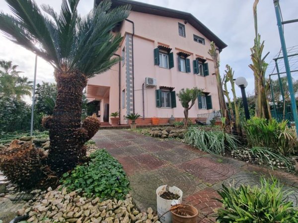 casa indipendente in vendita a Quarto