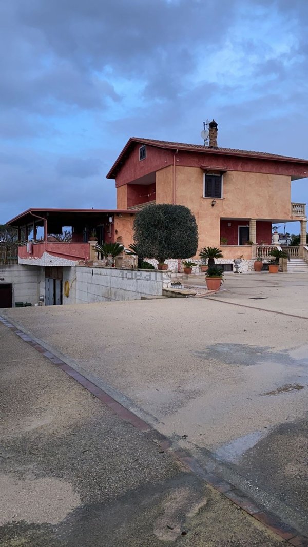 casa indipendente in vendita a Quarto