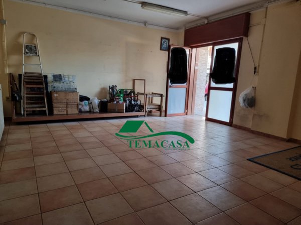 negozio in vendita a Quarto