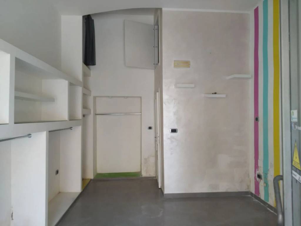 negozio in vendita a Quarto